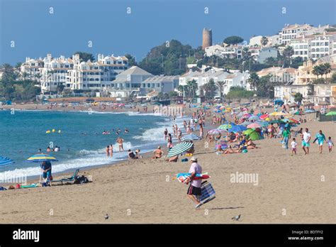 playa marina malaga|La Cala de Mijas